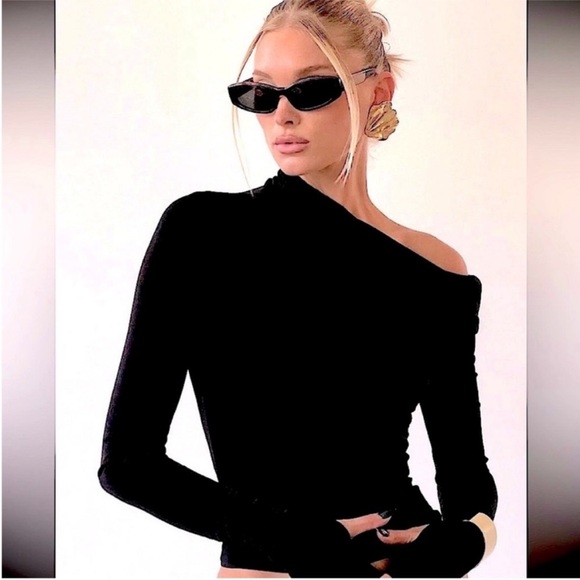 REVOLVE Tops - NWT HELSA black off shoulder top - Small